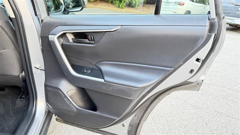 Used 2025 Toyota RAV4 LE AWD/4WD image 22