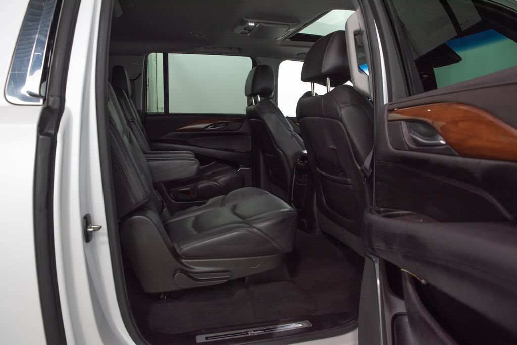 Used 2017 Cadillac Escalade ESV Premium Luxury AWD/4WD image 21