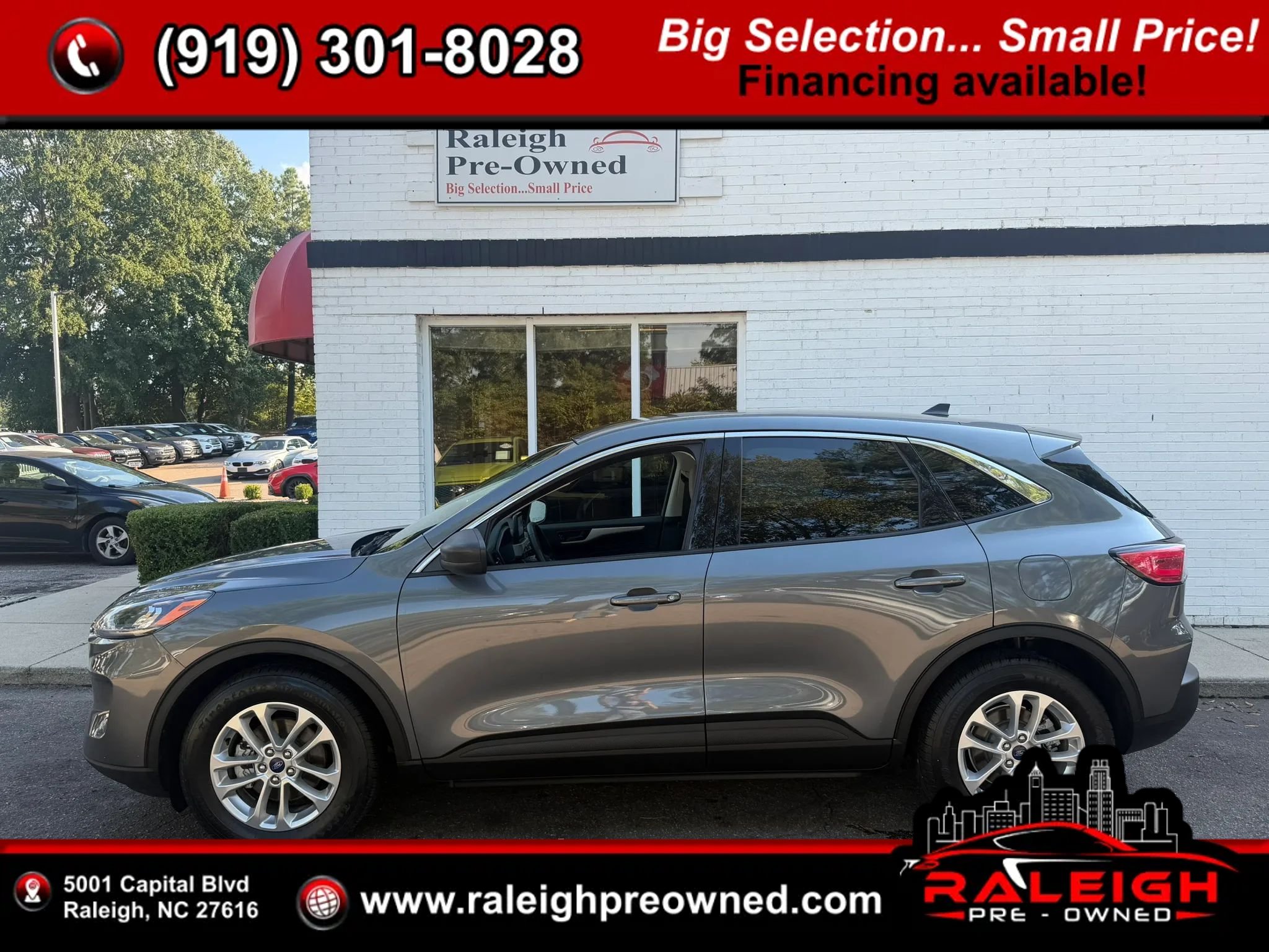 Used 2022 Ford Escape SE w/ Cold Weather Package FWD image 1
