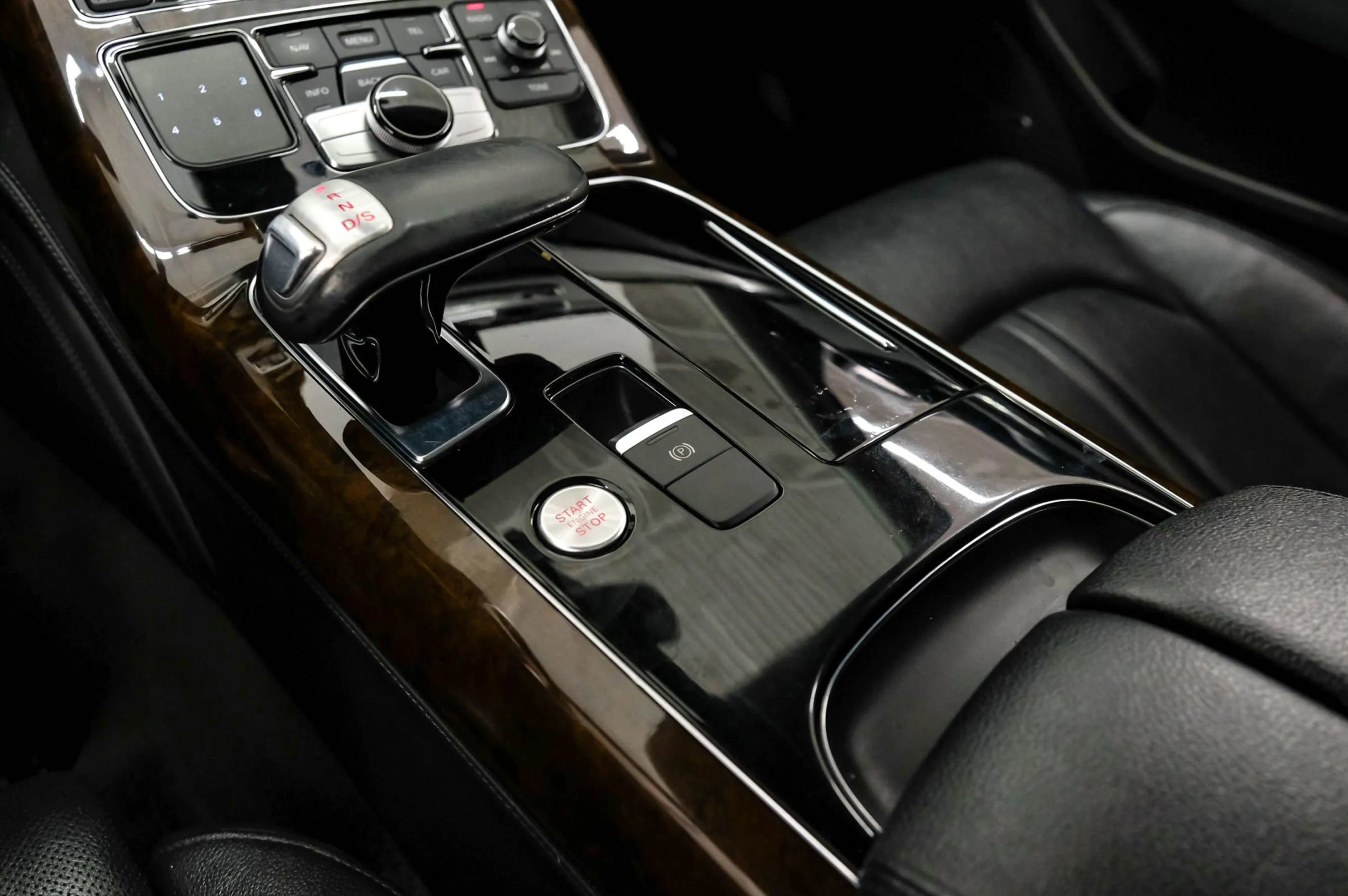 Used 2014 Audi A8 L 4.0T image 26