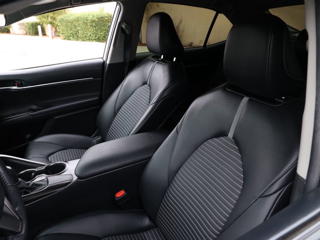 Used 2021 Toyota Camry SE w/ Carpet Mat Package (TMS) image 15