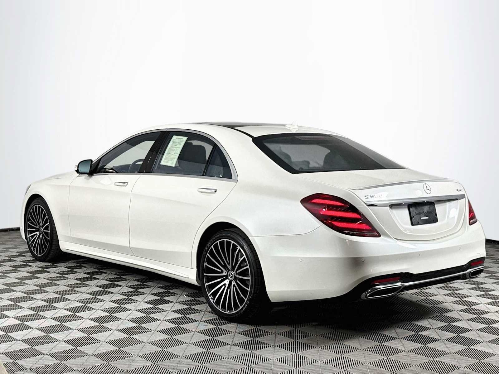 Used 2018 Mercedes-Benz S 560 4MATIC Sedan image 7