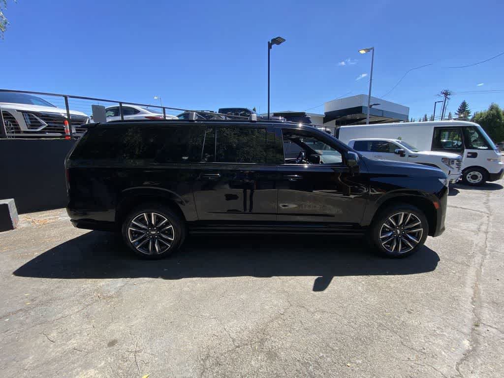Used 2022 Cadillac Escalade ESV Sport w/ Touring Package AWD/4WD image 7