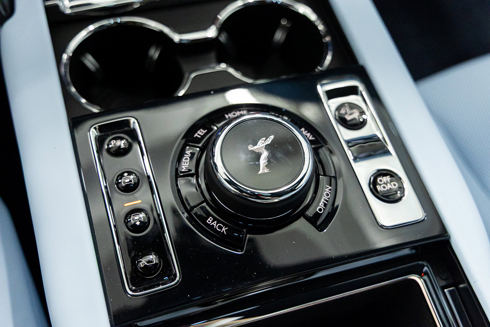 New 2026 Rolls-Royce Cullinan Black Badge image 45