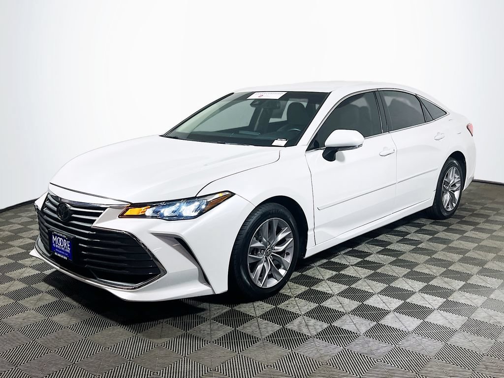 Certified 2021 Toyota Avalon XLE FWD image 3