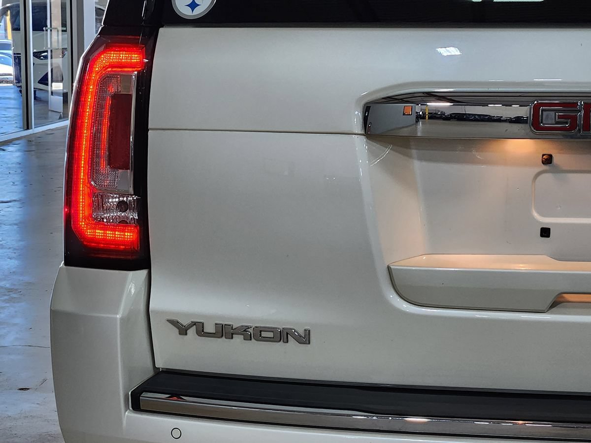 Used 2015 GMC Yukon Denali w/ Premium Package AWD/4WD image 18