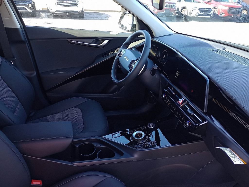 New 2025 Kia Niro Wind w/ Wind Preserve Package image 7