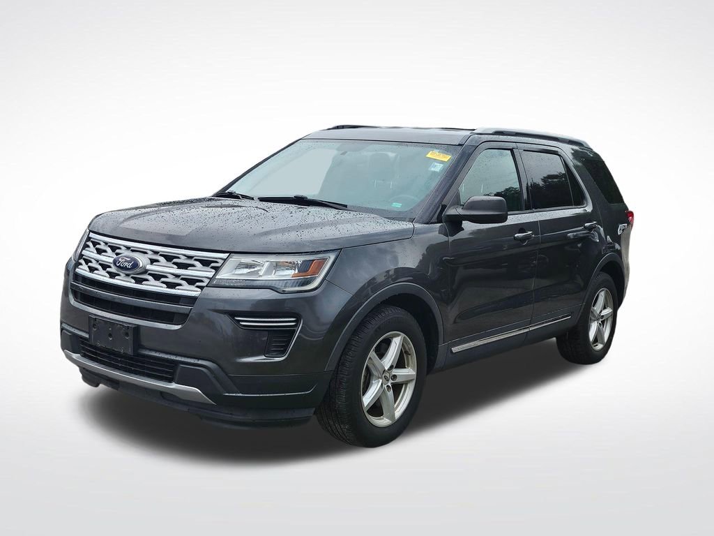 Used 2019 Ford Explorer XLT FWD image 2