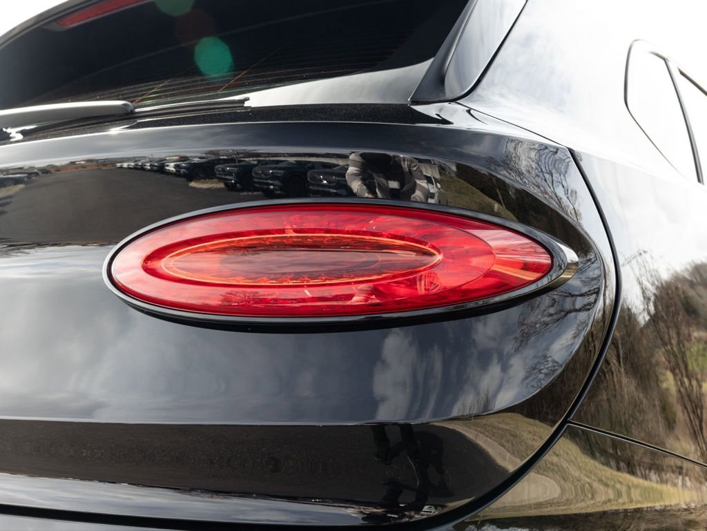 Used 2025 Bentley Bentayga V8 image 66