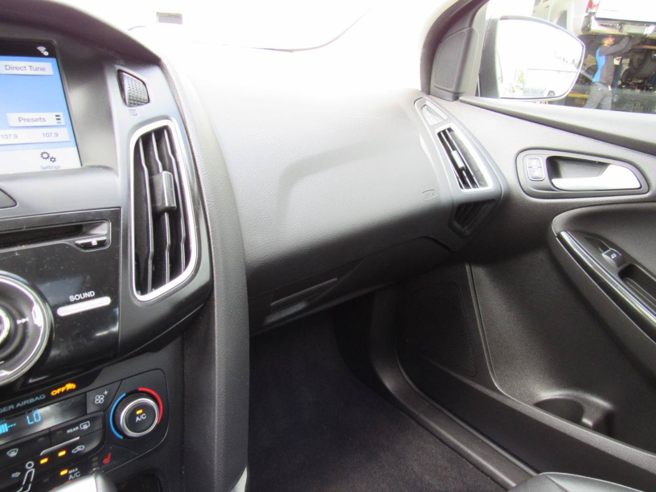 Used 2017 Ford Focus Titanium FWD image 28