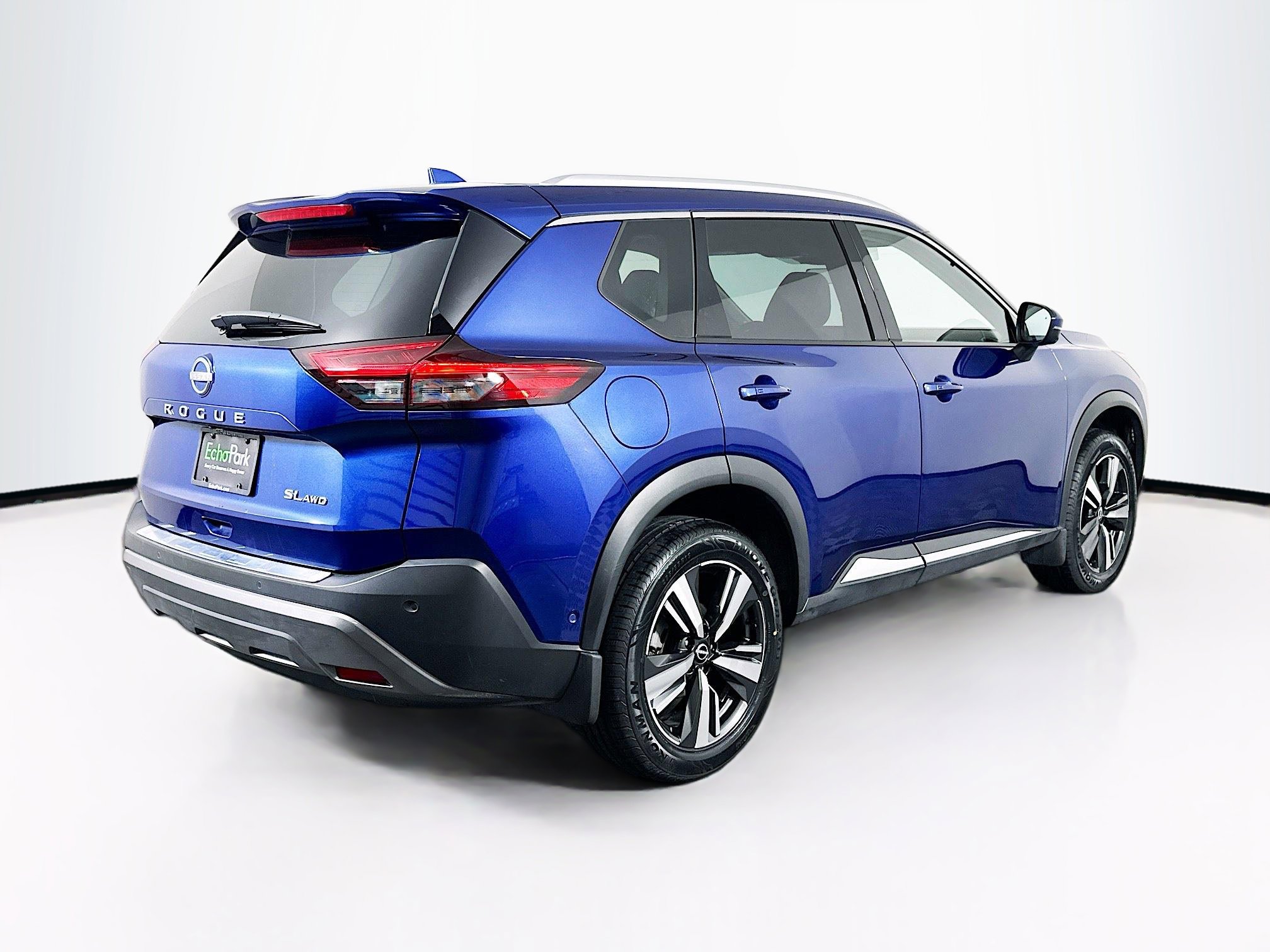 Used 2023 Nissan Rogue SL w/ SL Premium Package image 9