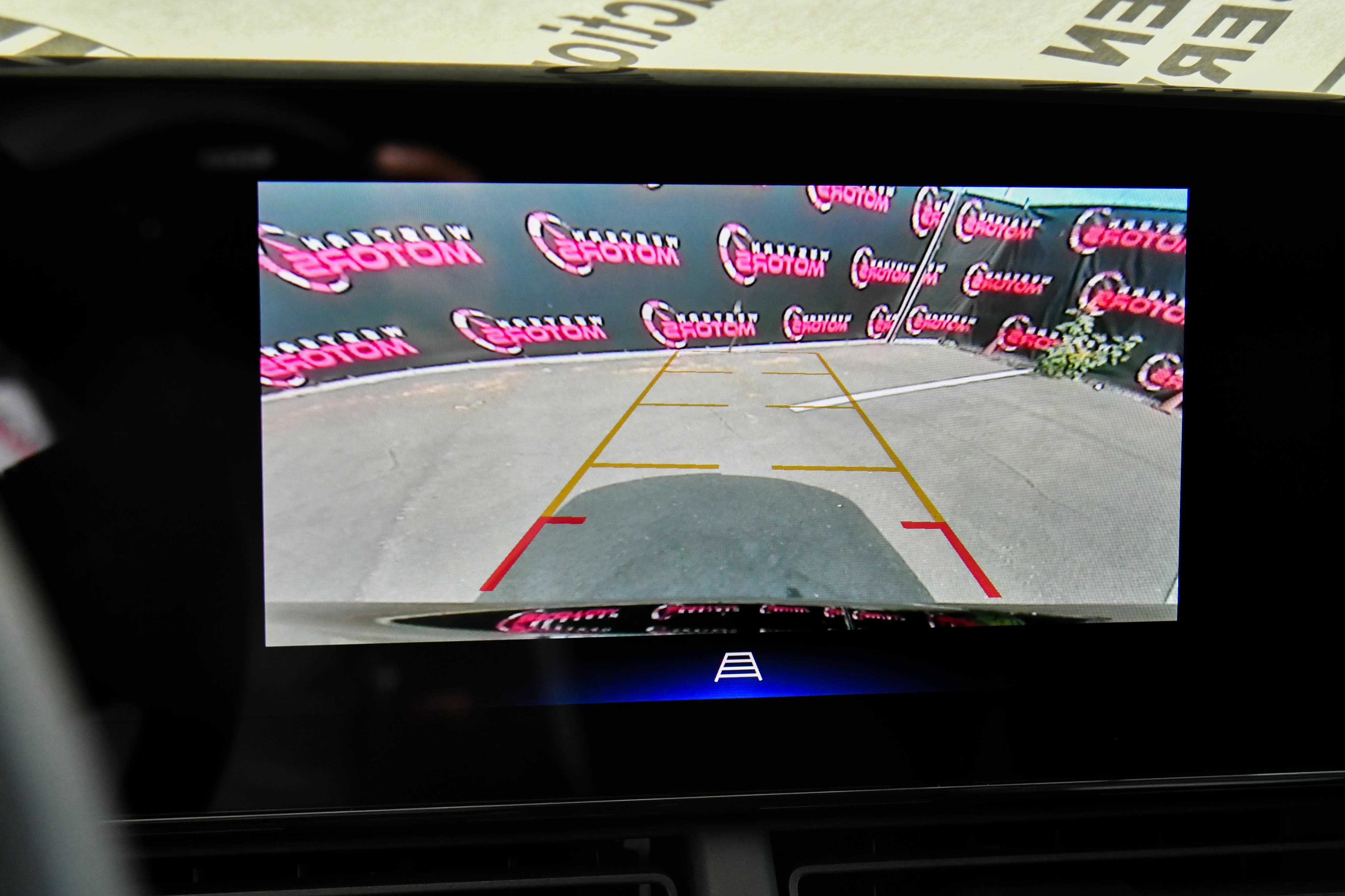Used 2025 Chevrolet Trax LT FWD image 17