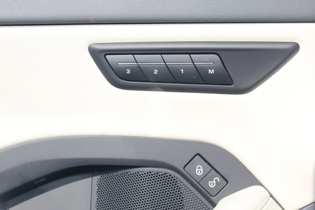 Used 2020 Jaguar E-PACE AWD/4WD image 23