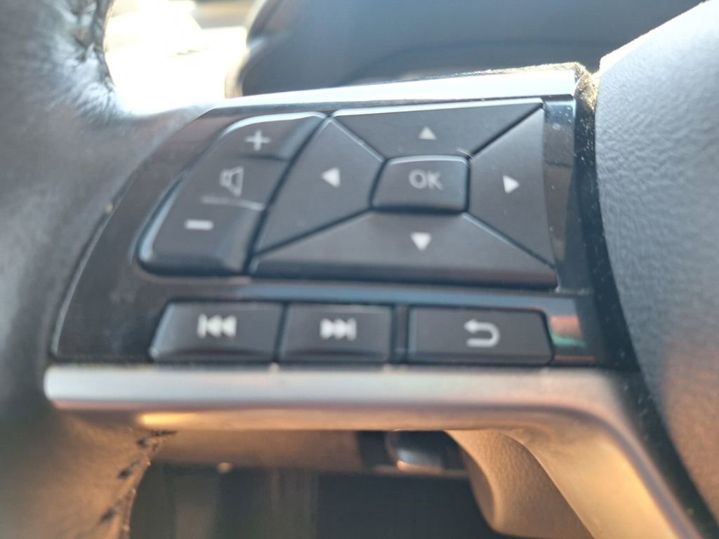 Used 2025 Nissan Altima 2.5 SL FWD image 13