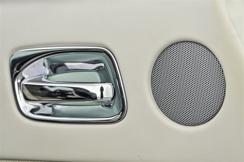 Used 2015 Rolls-Royce Wraith RWD image 15