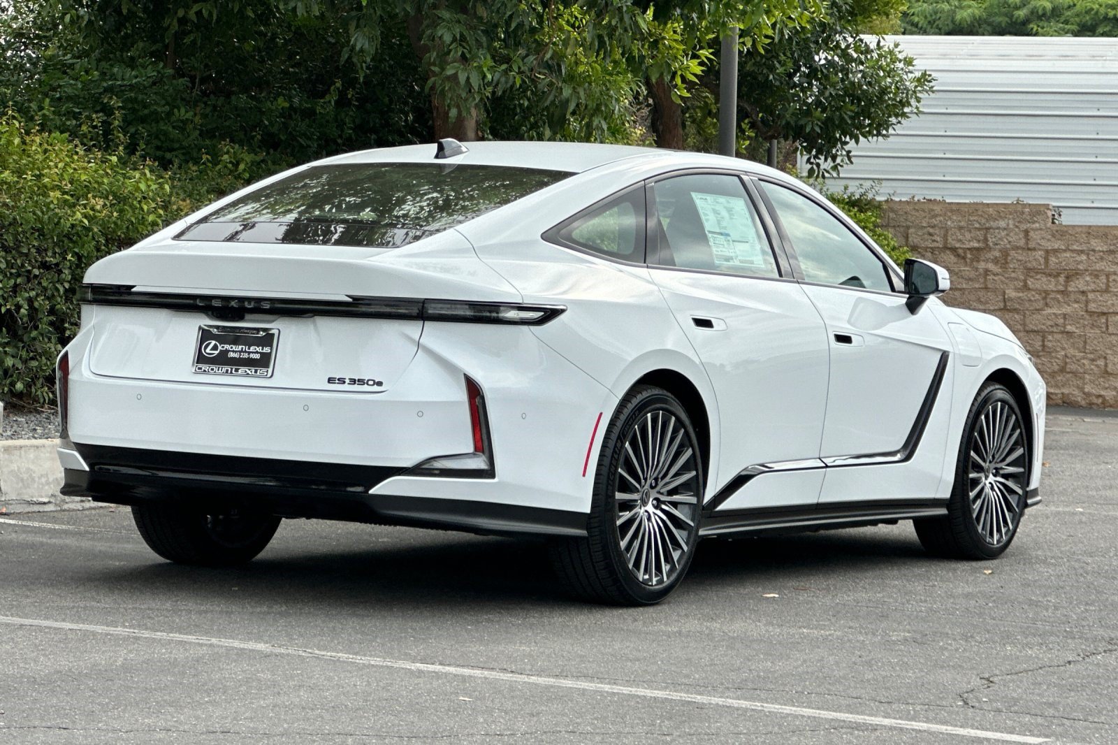 New 2026 Lexus ES 350e w/ Executive Package FWD image 9