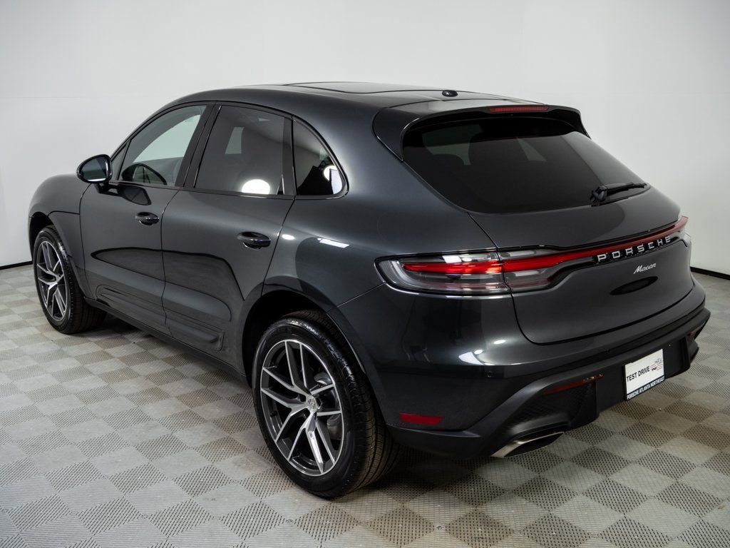 New 2026 Porsche Macan image 3