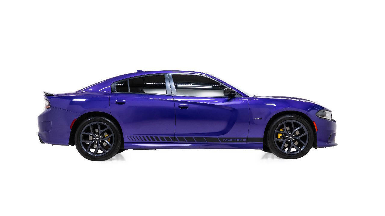 Used 2019 Dodge Charger R/T w/ Blacktop Package RWD image 5
