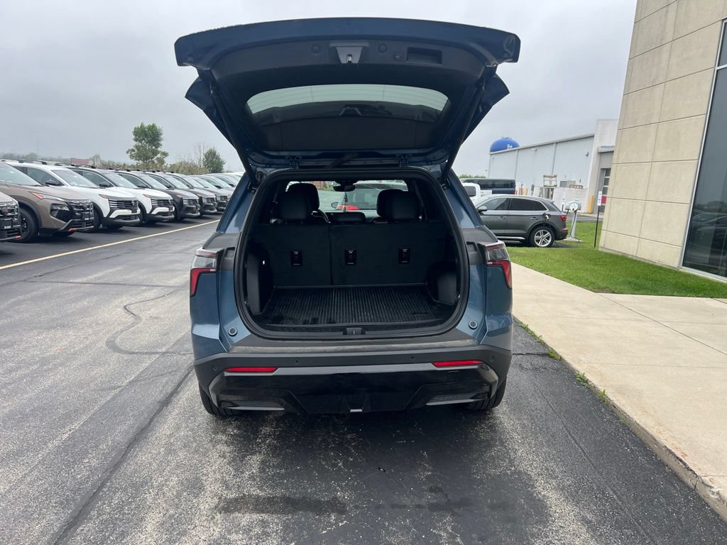 Used 2025 Chevrolet Equinox RS w/ Safety and Technology Package AWD/4WD image 8