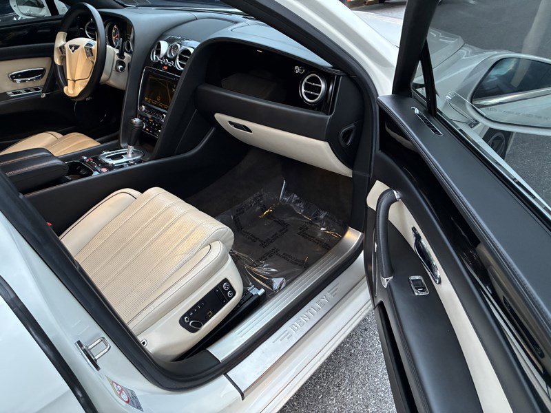 Used 2015 Bentley Flying Spur V8 image 35