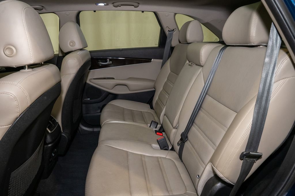 Used 2019 Kia Sorento EX w/ EX Touring Package image 9