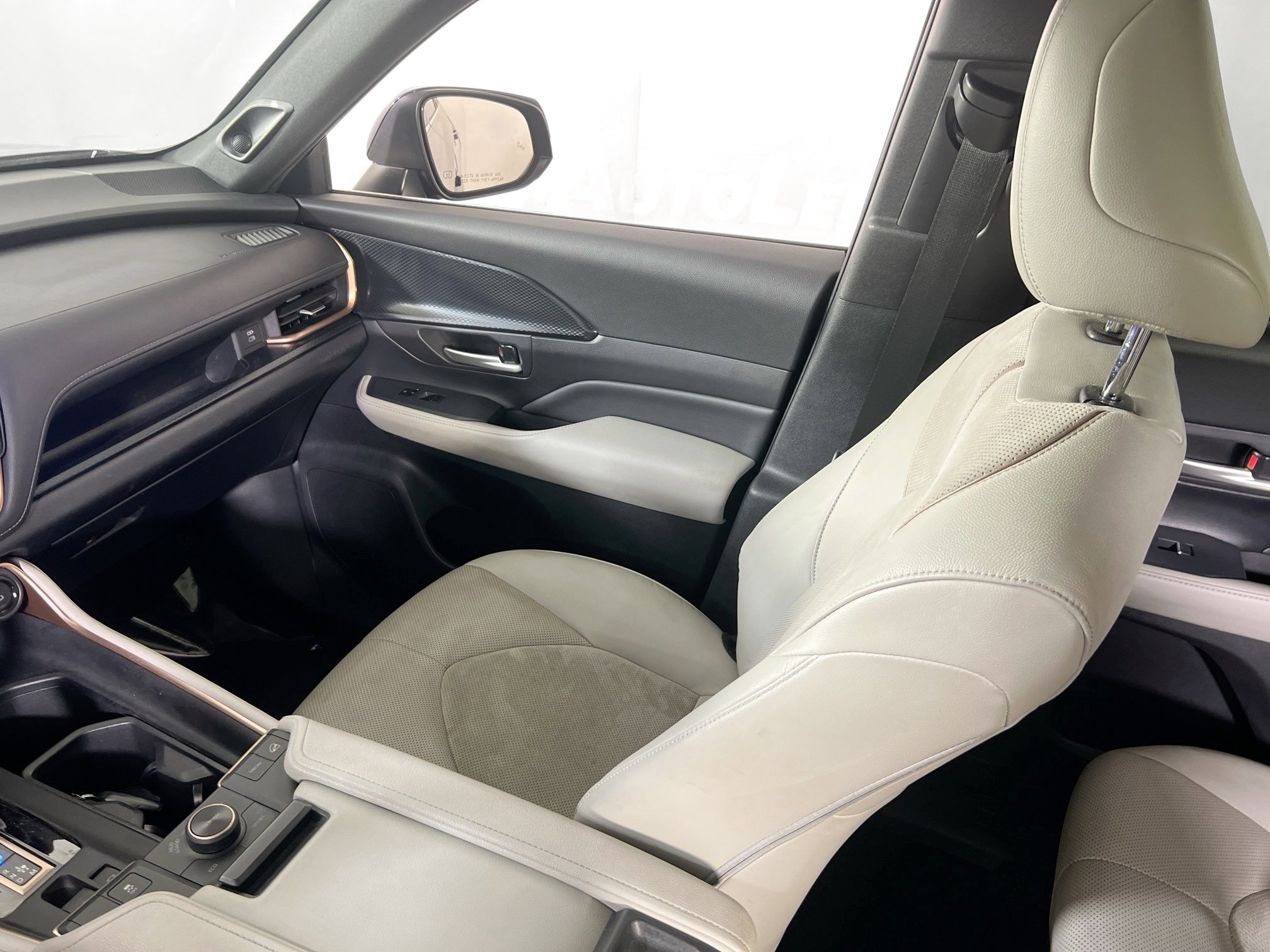 Used 2024 Toyota Grand Highlander AWD Hybrid image 23