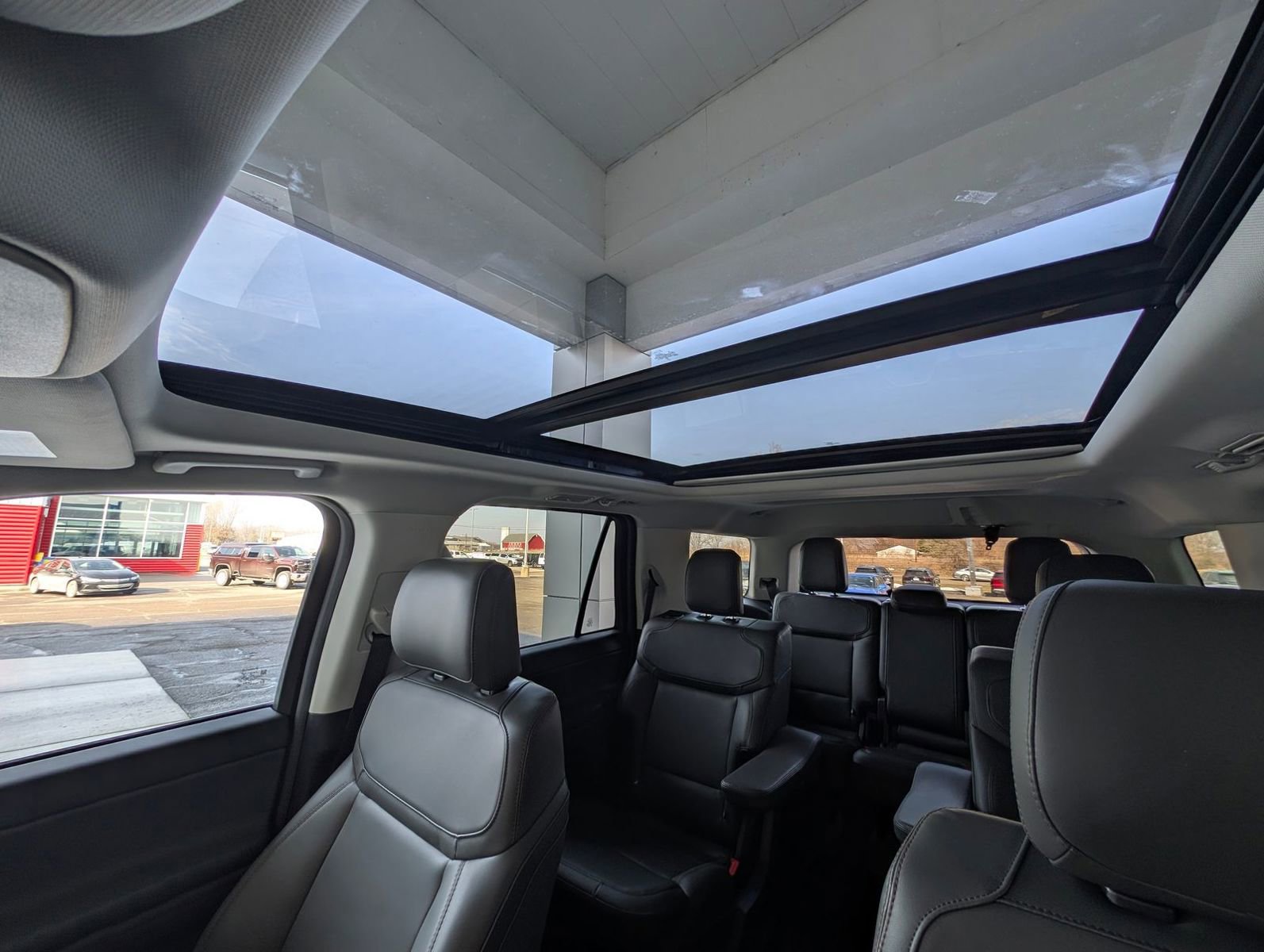 Used 2025 Ford Expedition Active image 29