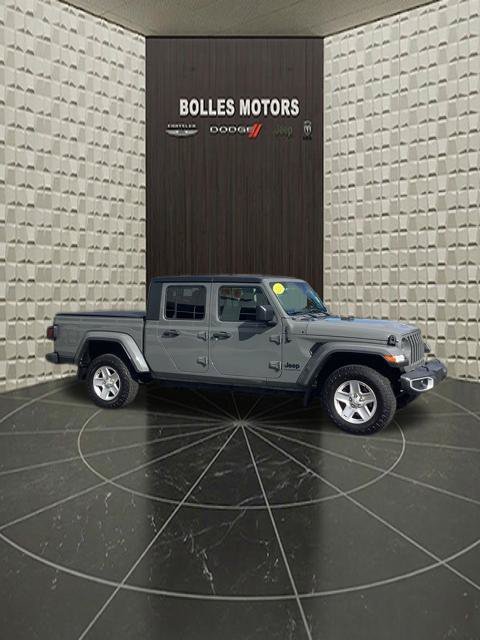 Certified 2021 Jeep Gladiator Sport AWD/4WD image 3