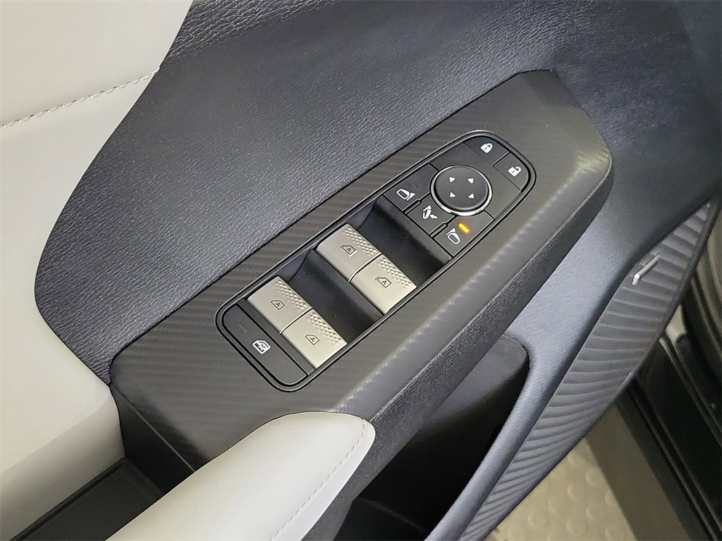New 2025 Mitsubishi Outlander SE image 15