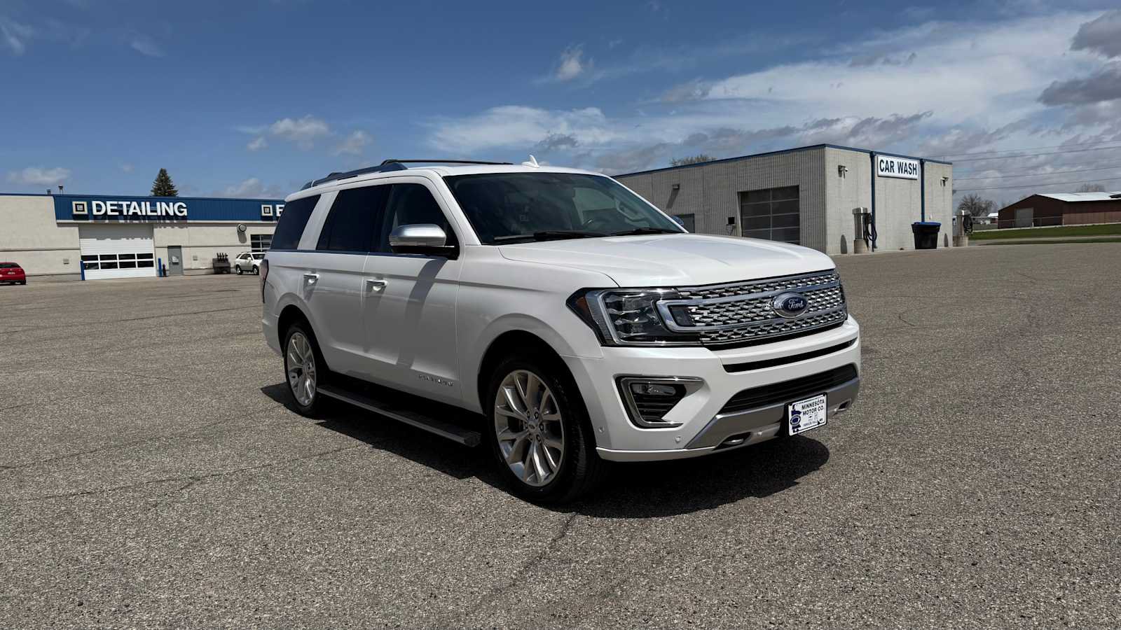 Used 2019 Ford Expedition Platinum AWD/4WD image 2
