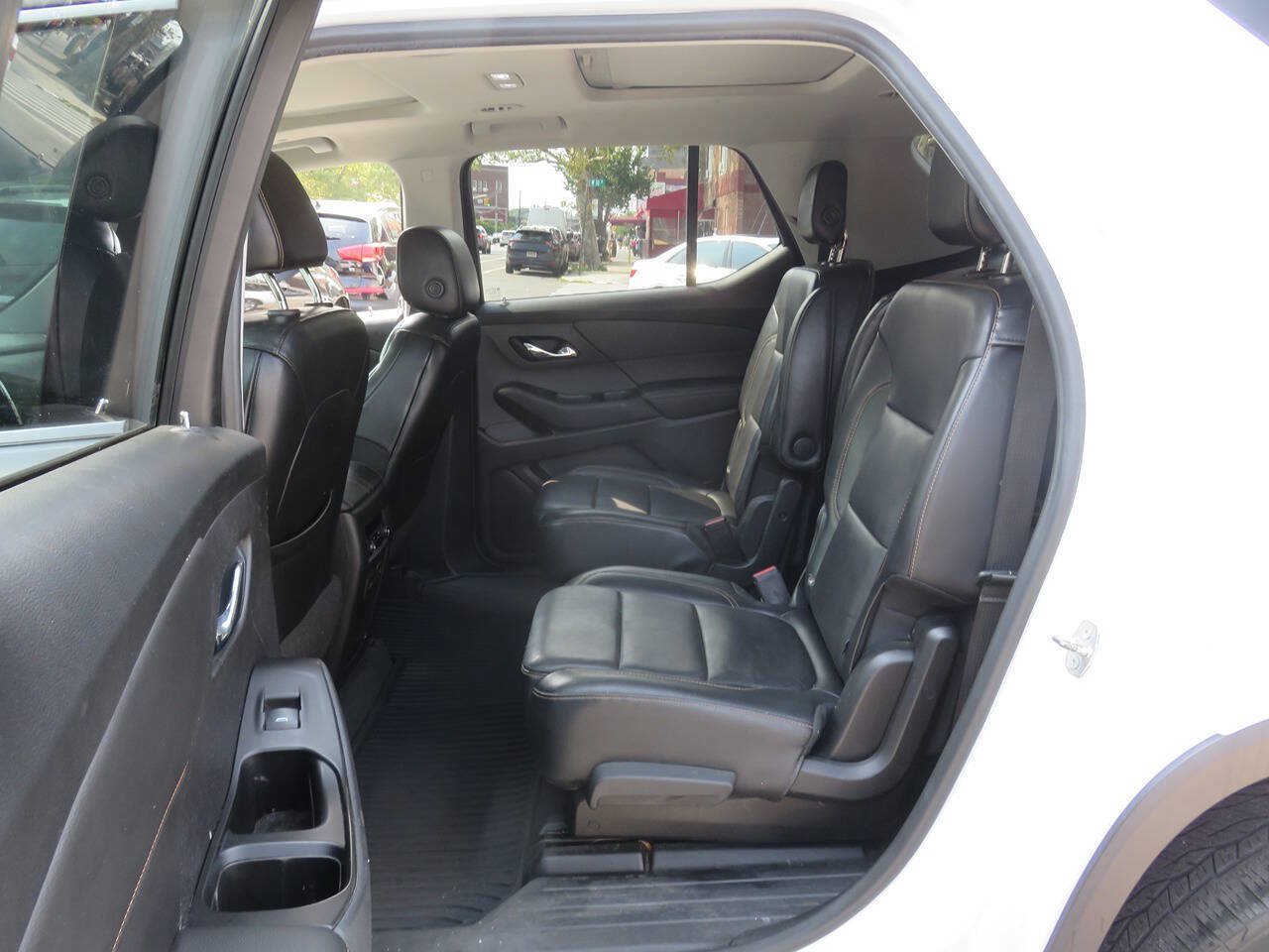 Used 2018 Chevrolet Traverse LT AWD/4WD image 18