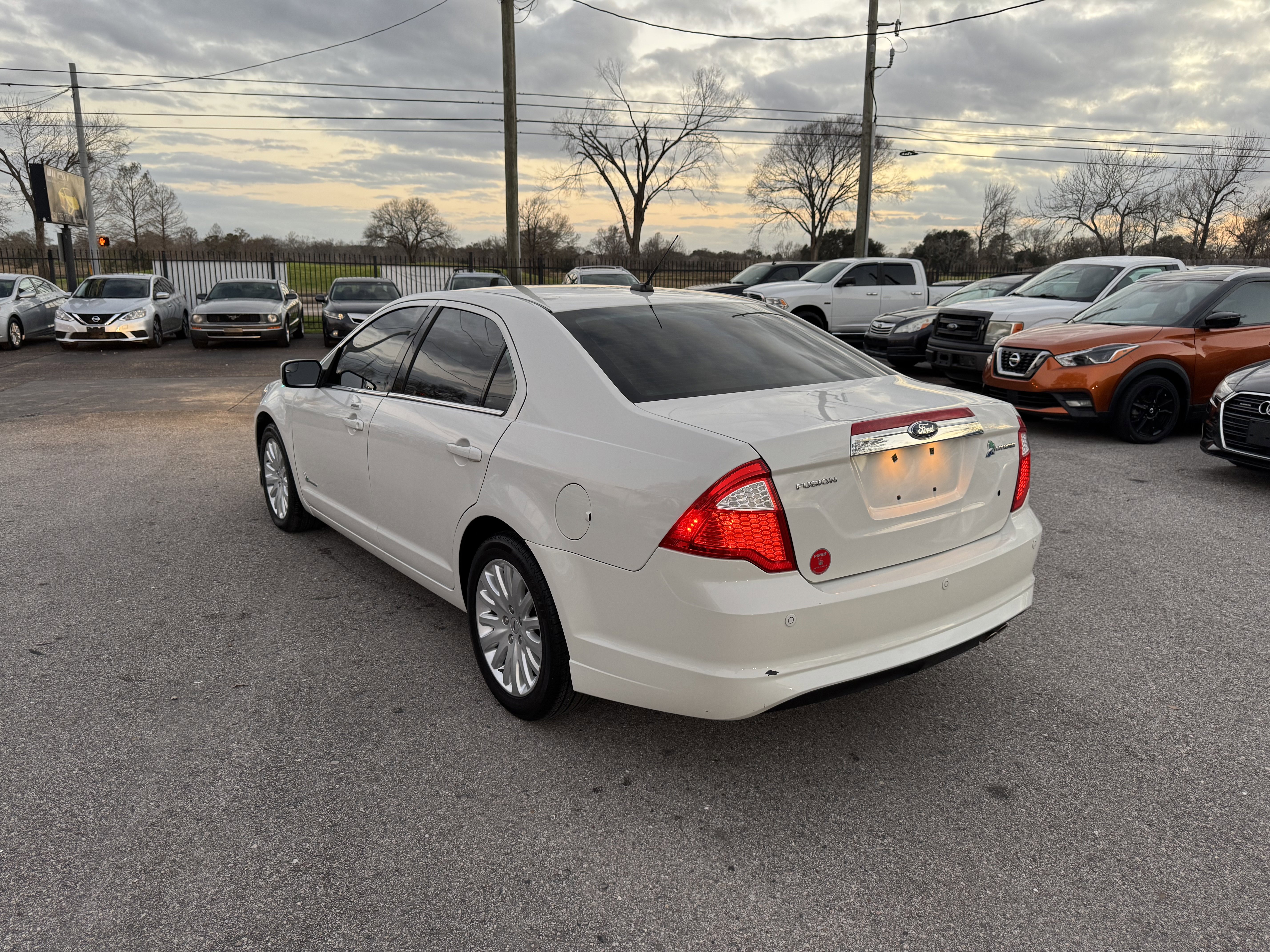 Used 2012 Ford Fusion Hybrid FWD image 10