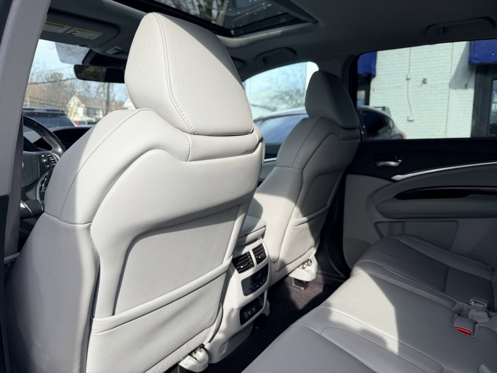 Used 2020 Acura MDX SH-AWD image 12