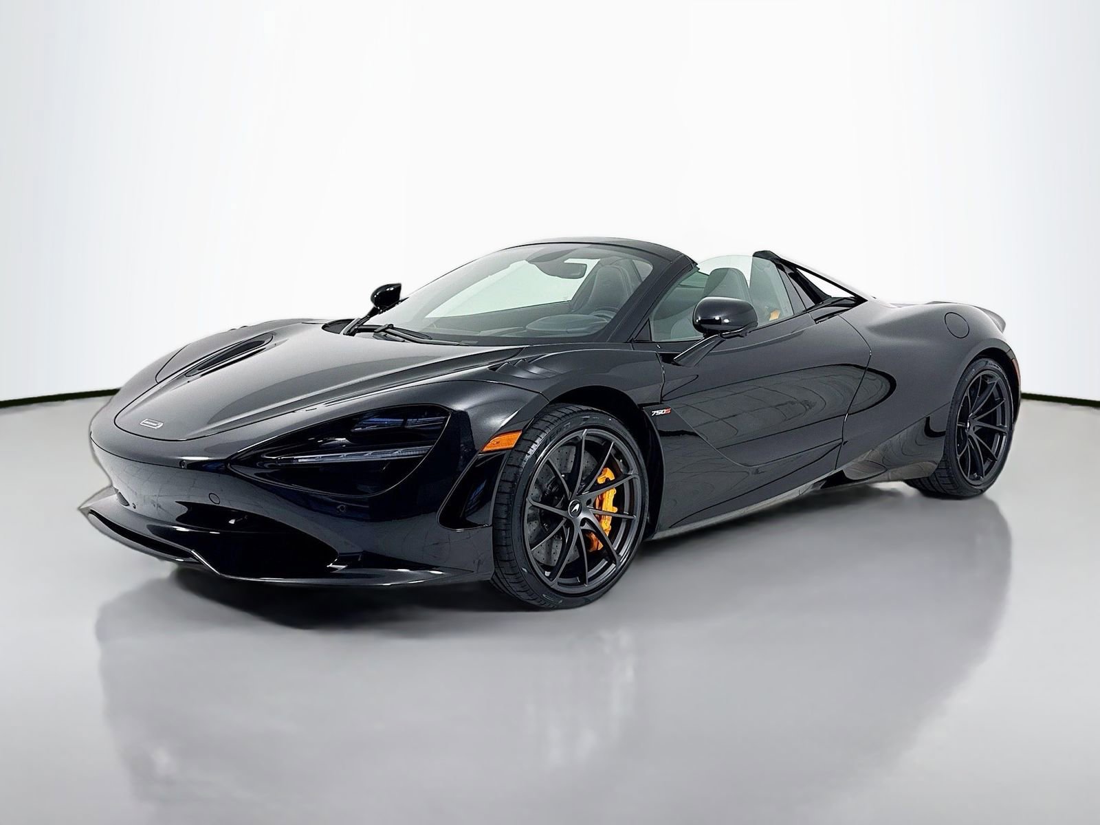Used 2026 McLaren 750S Spider image 3