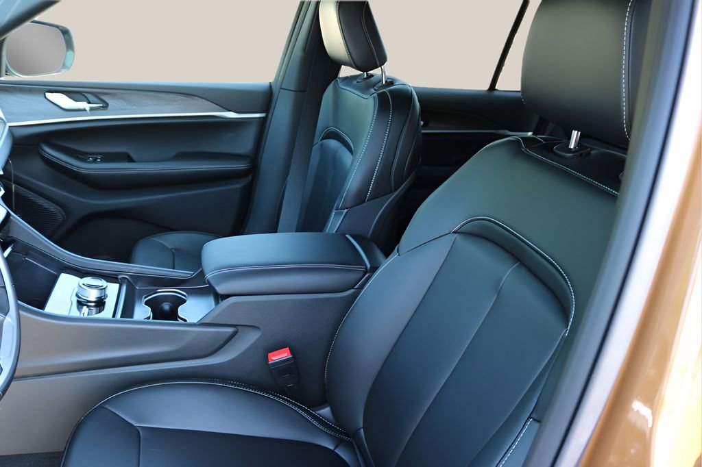 New 2026 Jeep Grand Cherokee Limited AWD/4WD image 12
