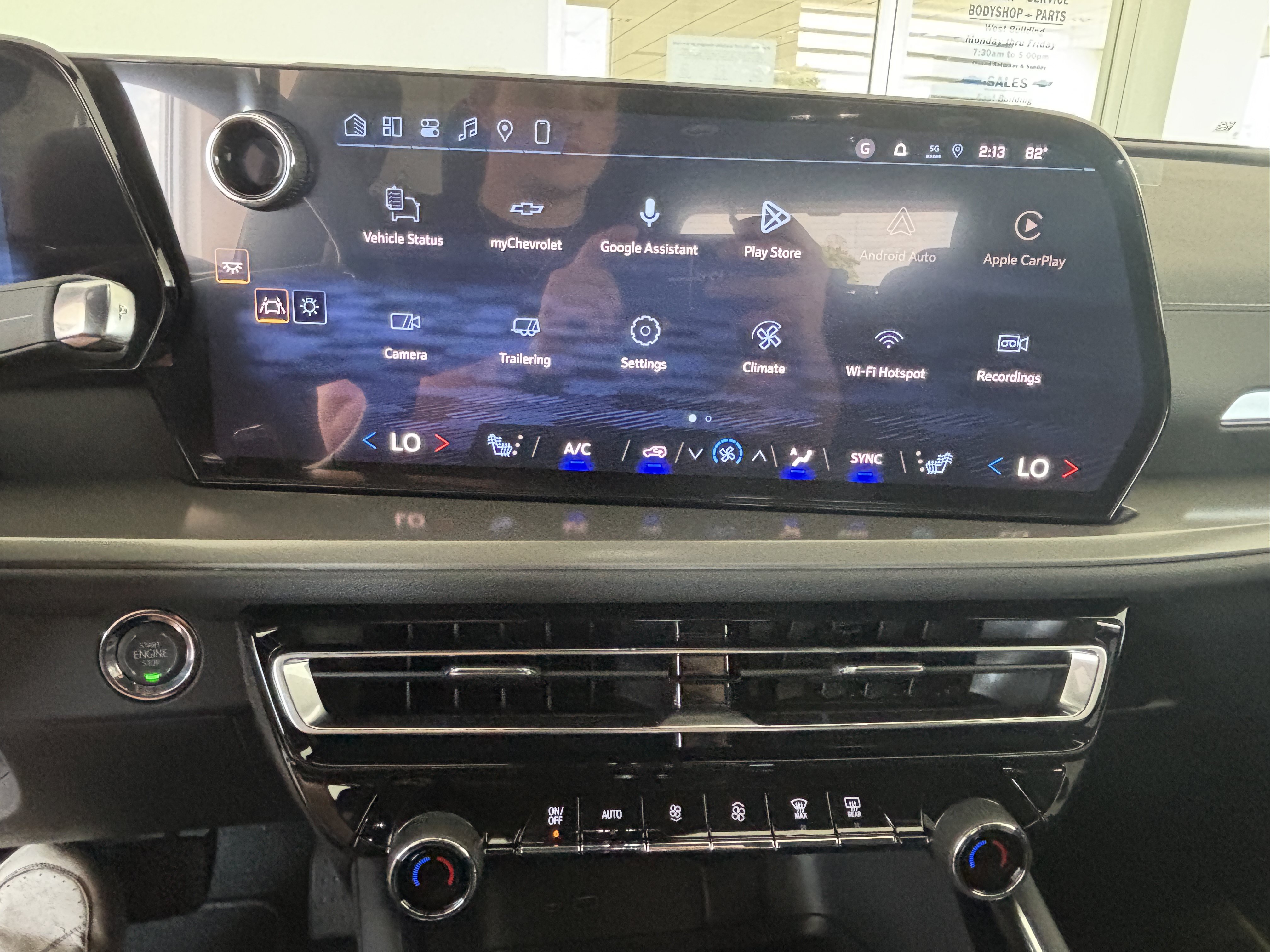 New 2027 Chevrolet Traverse LT w/ Midnight/Sport Edition FWD image 14