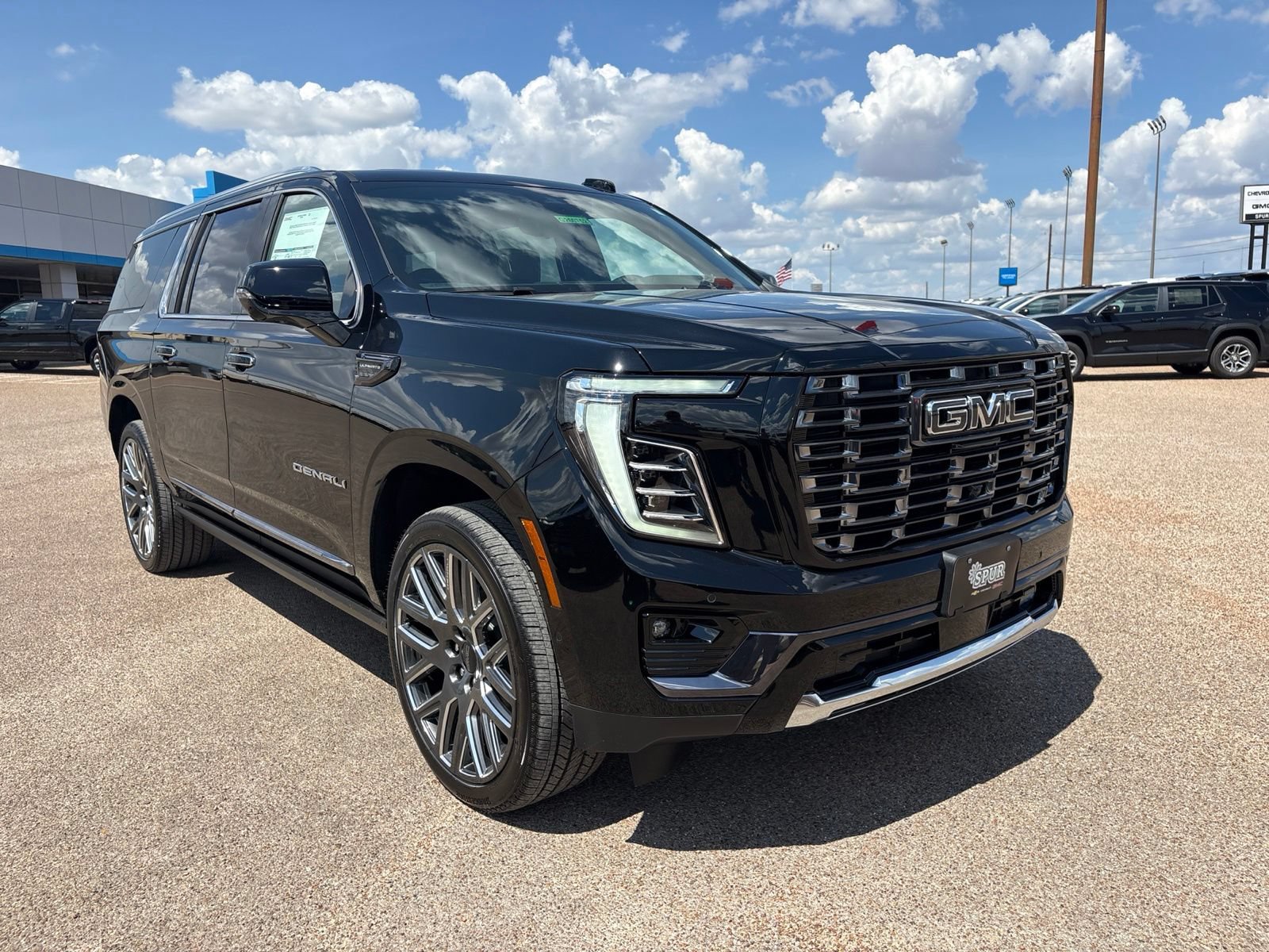 New 2026 GMC Yukon XL Denali Ultimate w/ LPO, Floor Liner Package AWD/4WD image 8