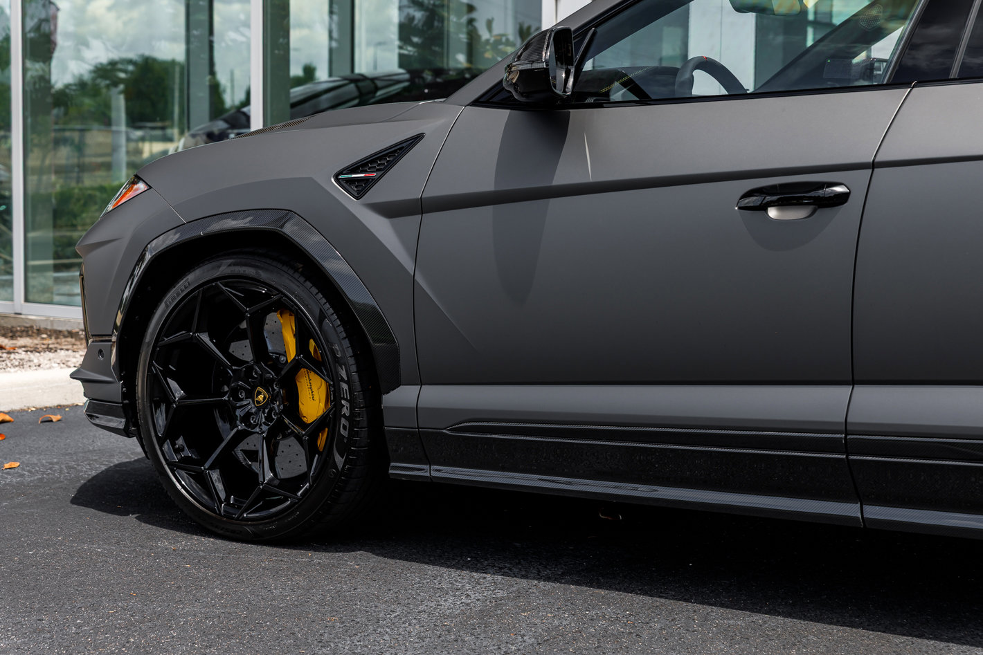Used 2024 Lamborghini Urus Performante AWD/4WD image 7