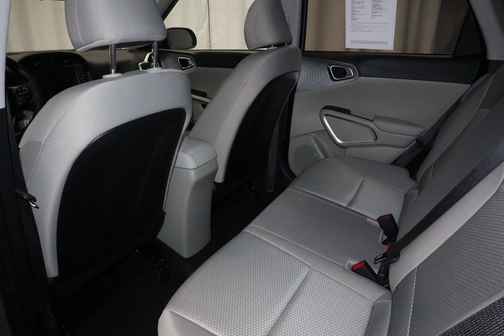 Used 2025 Kia Soul LX image 19