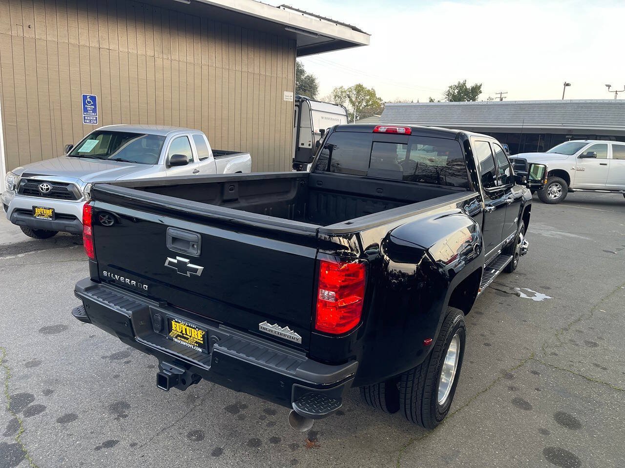 Used 2017 Chevrolet Silverado 3500 High Country w/ Duramax Plus Package AWD/4WD image 24