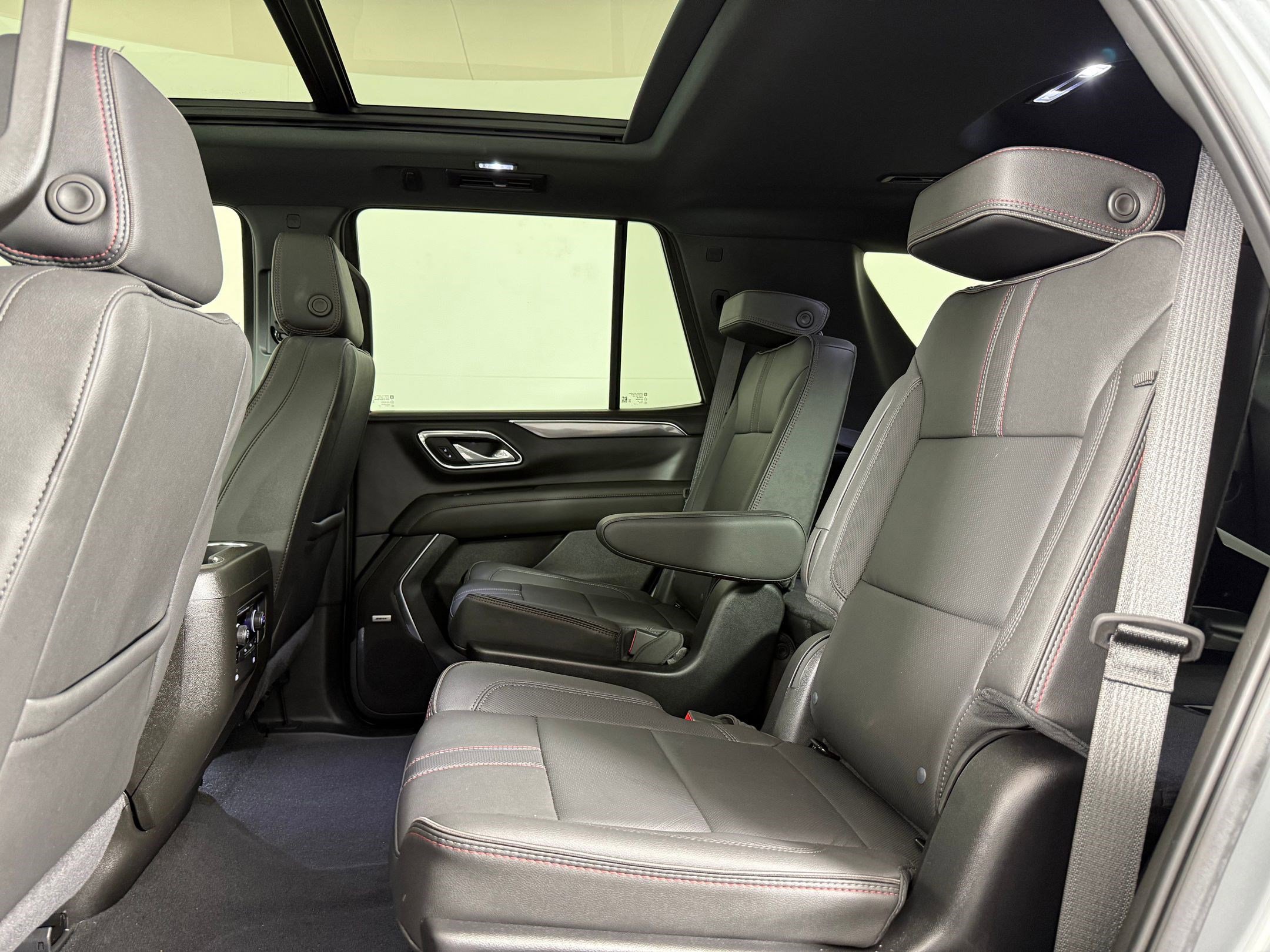 Used 2024 Chevrolet Tahoe RST w/ Sport Performance Package AWD/4WD image 13