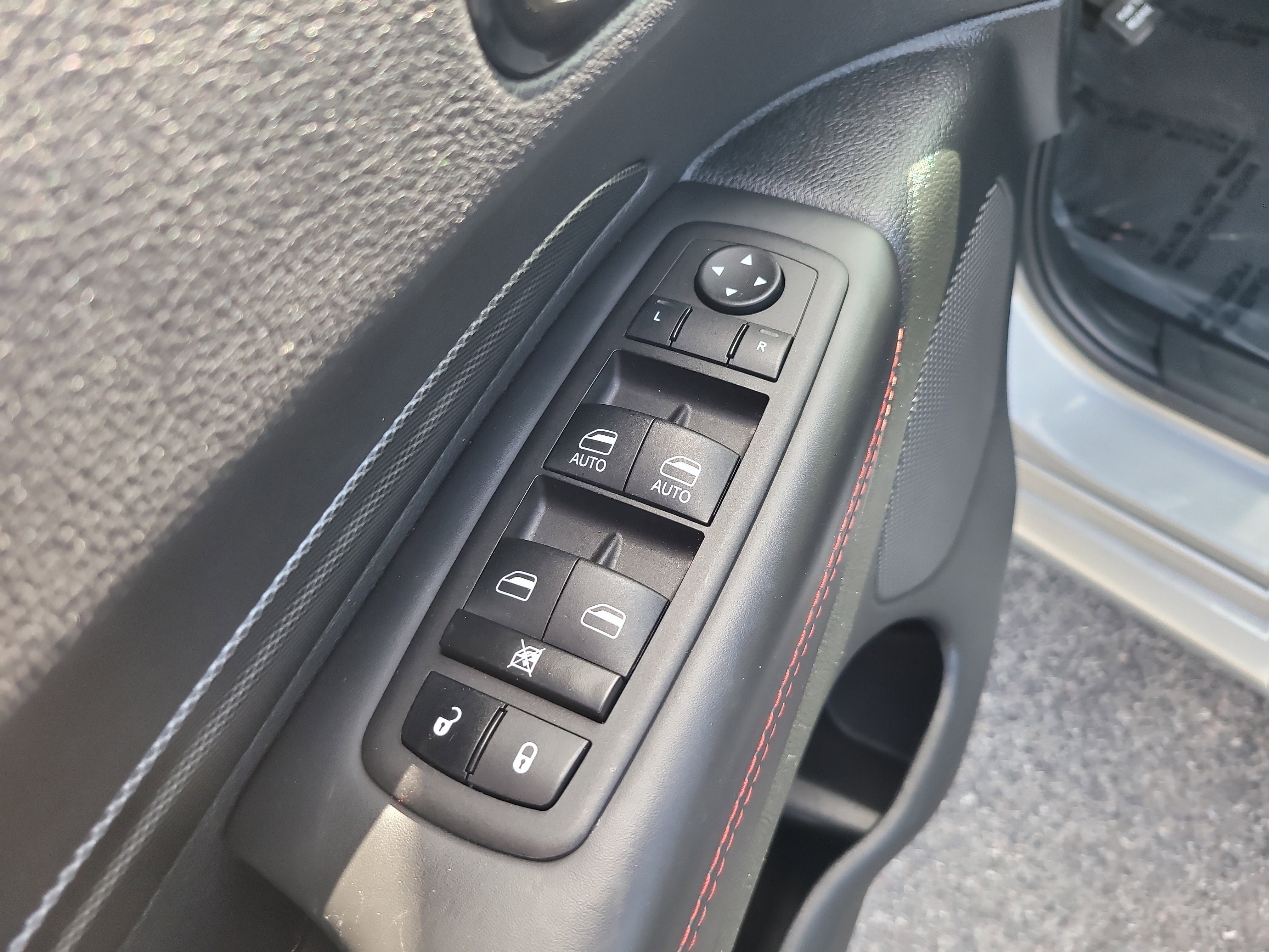 Used 2024 Dodge Durango GT RWD image 17