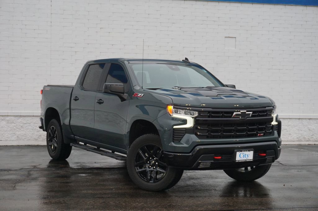 Used 2025 Chevrolet Silverado 1500 LT Trail Boss w/ Convenience Package II image 2