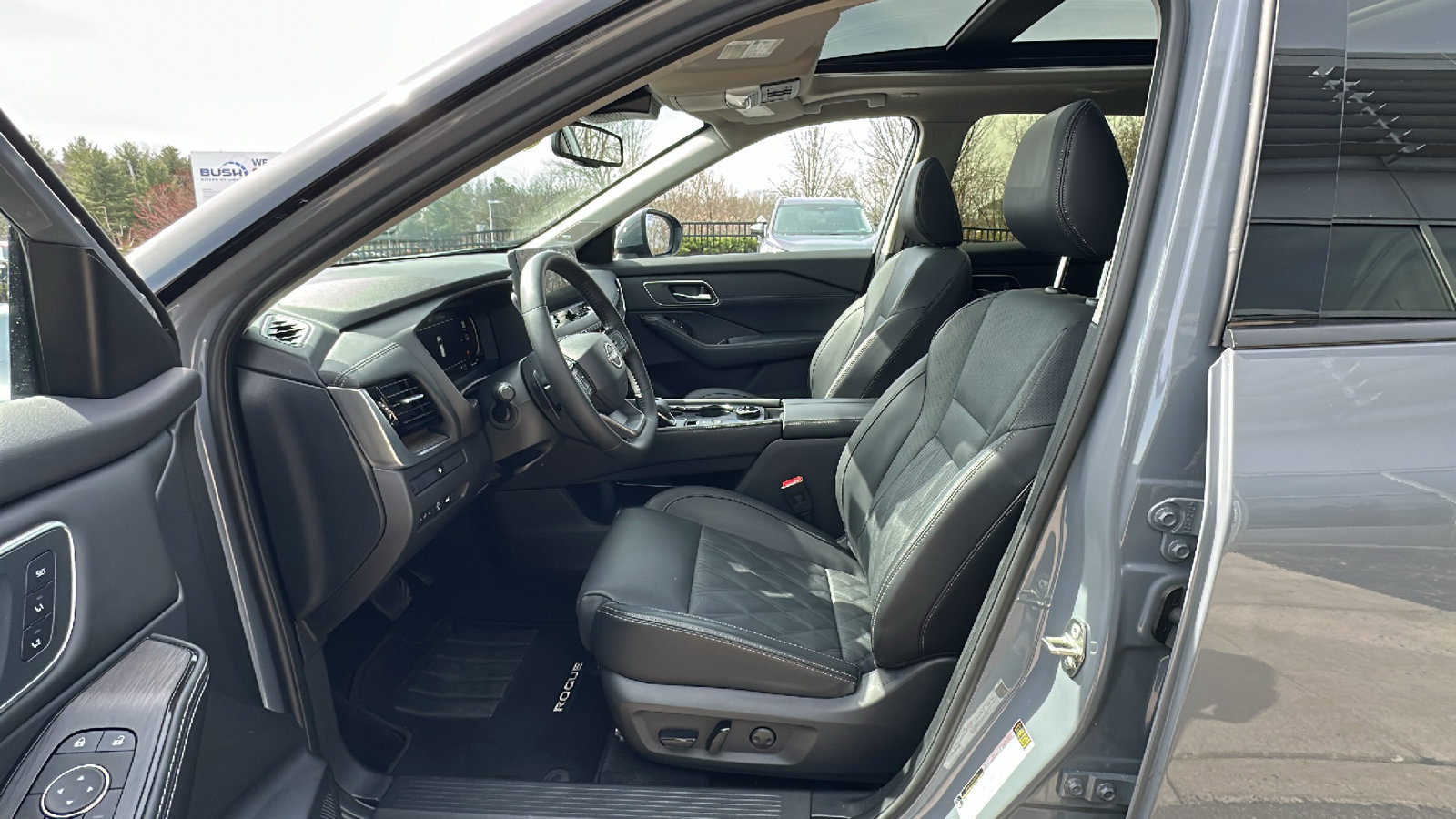 Certified 2025 Nissan Rogue Platinum image 11