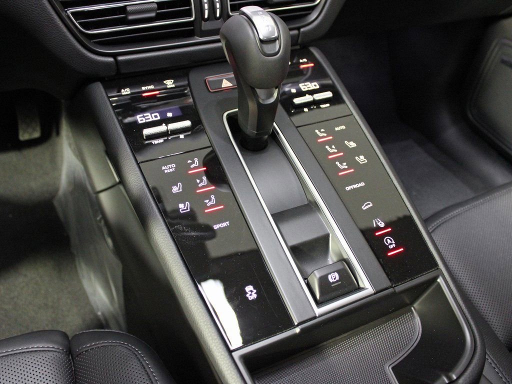 Certified 2025 Porsche Macan image 29