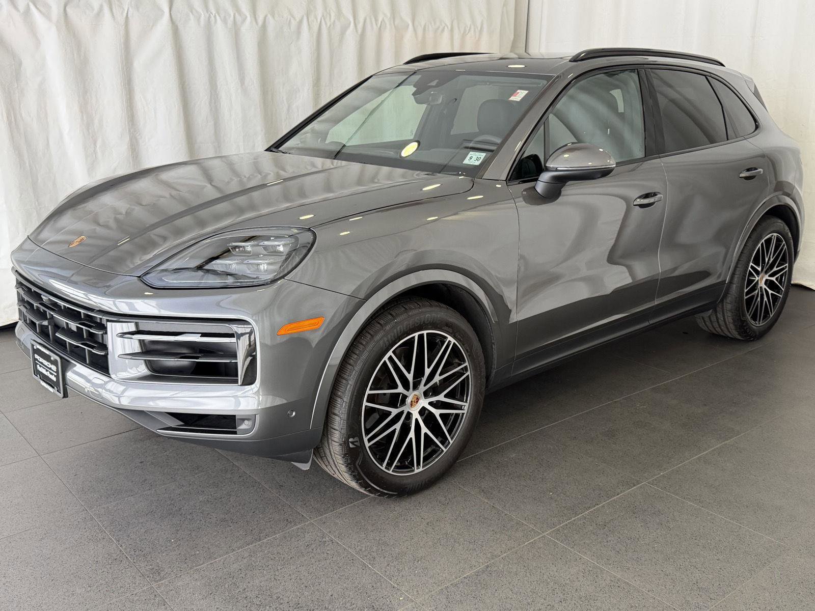 Certified 2025 Porsche Cayenne image 1