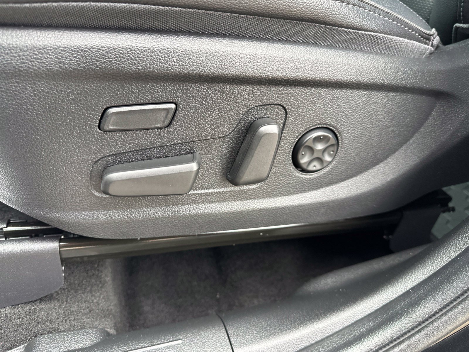 Used 2023 Hyundai Santa Fe Limited AWD/4WD image 14