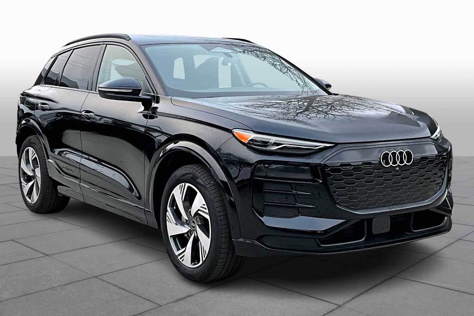 New 2025 Audi Q6 e-tron Premium AWD/4WD image 2
