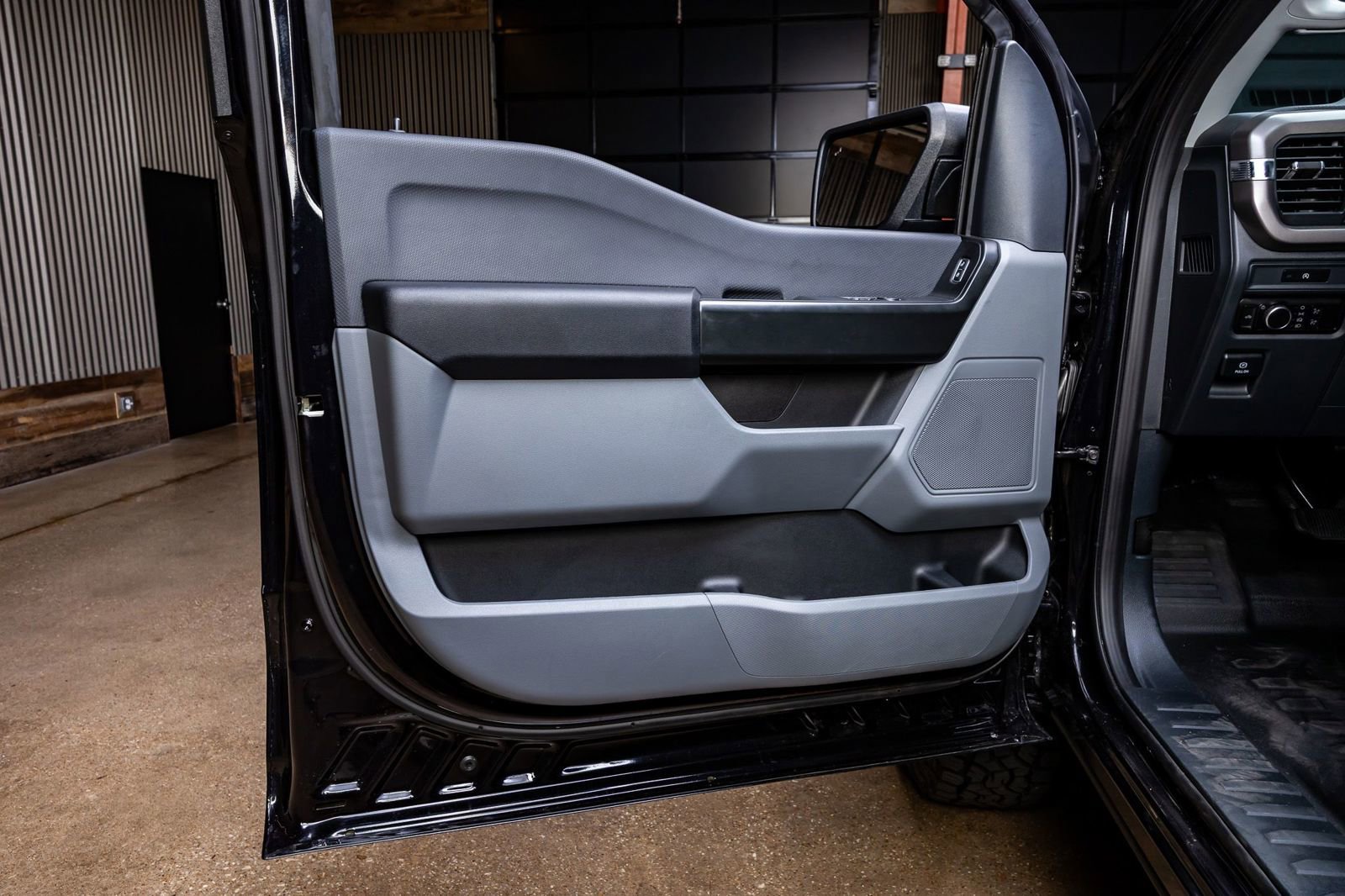 Used 2025 Ford F150 XL image 29