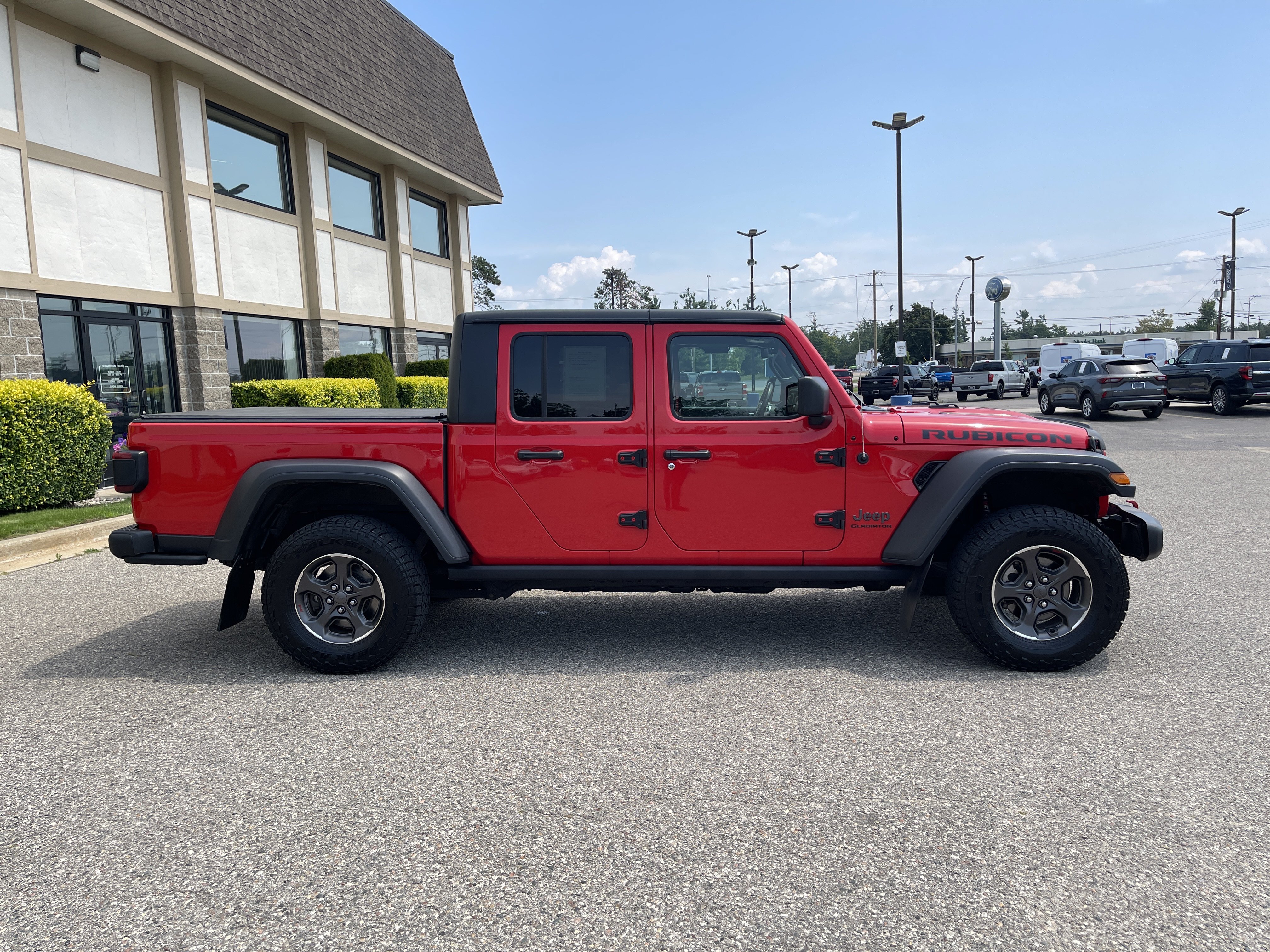 Used 2020 Jeep Gladiator Rubicon AWD/4WD image 2